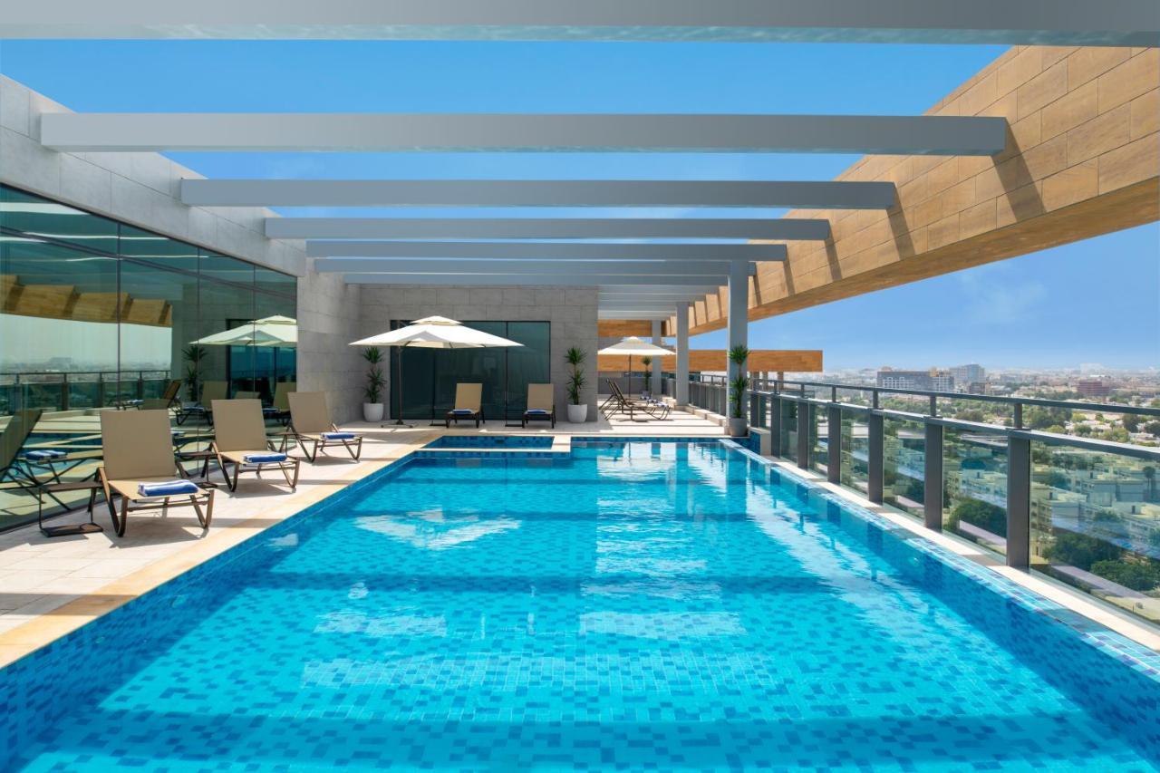 Swissotel Living Jeddah Eksteriør billede Rooftop pool