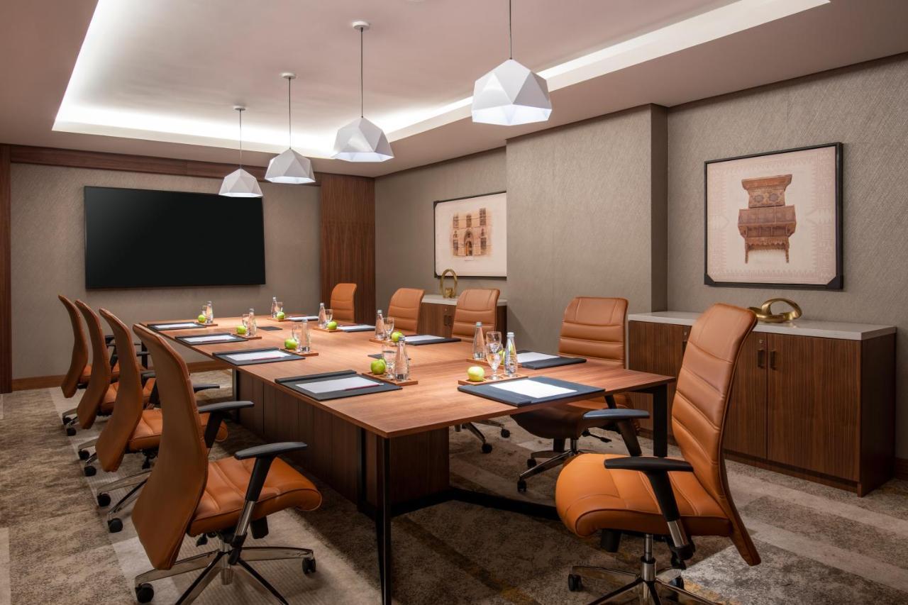 Swissotel Living Jeddah Eksteriør billede Boardroom at The Westin