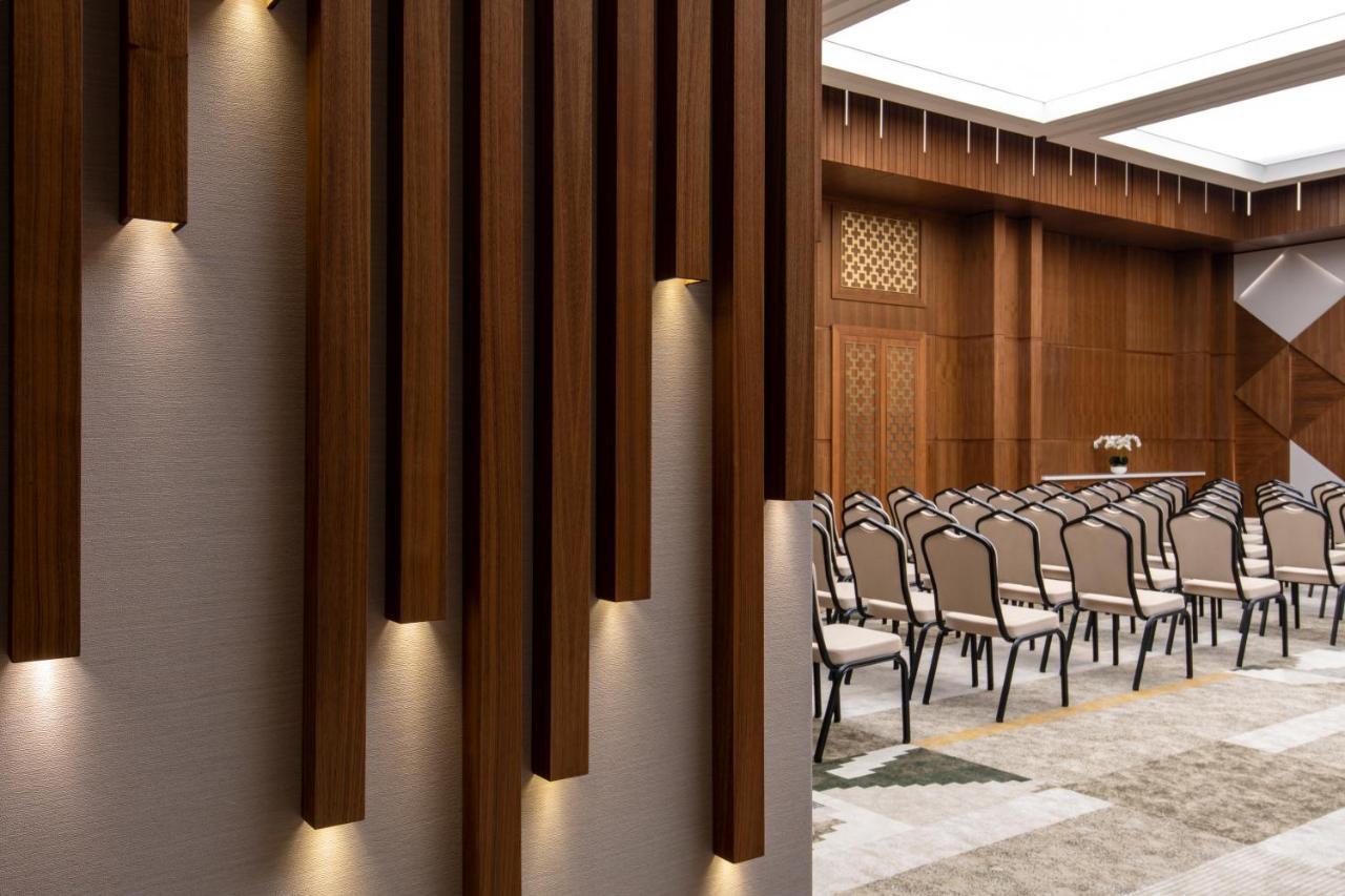 Swissotel Living Jeddah Eksteriør billede The interior of the main conference hall
