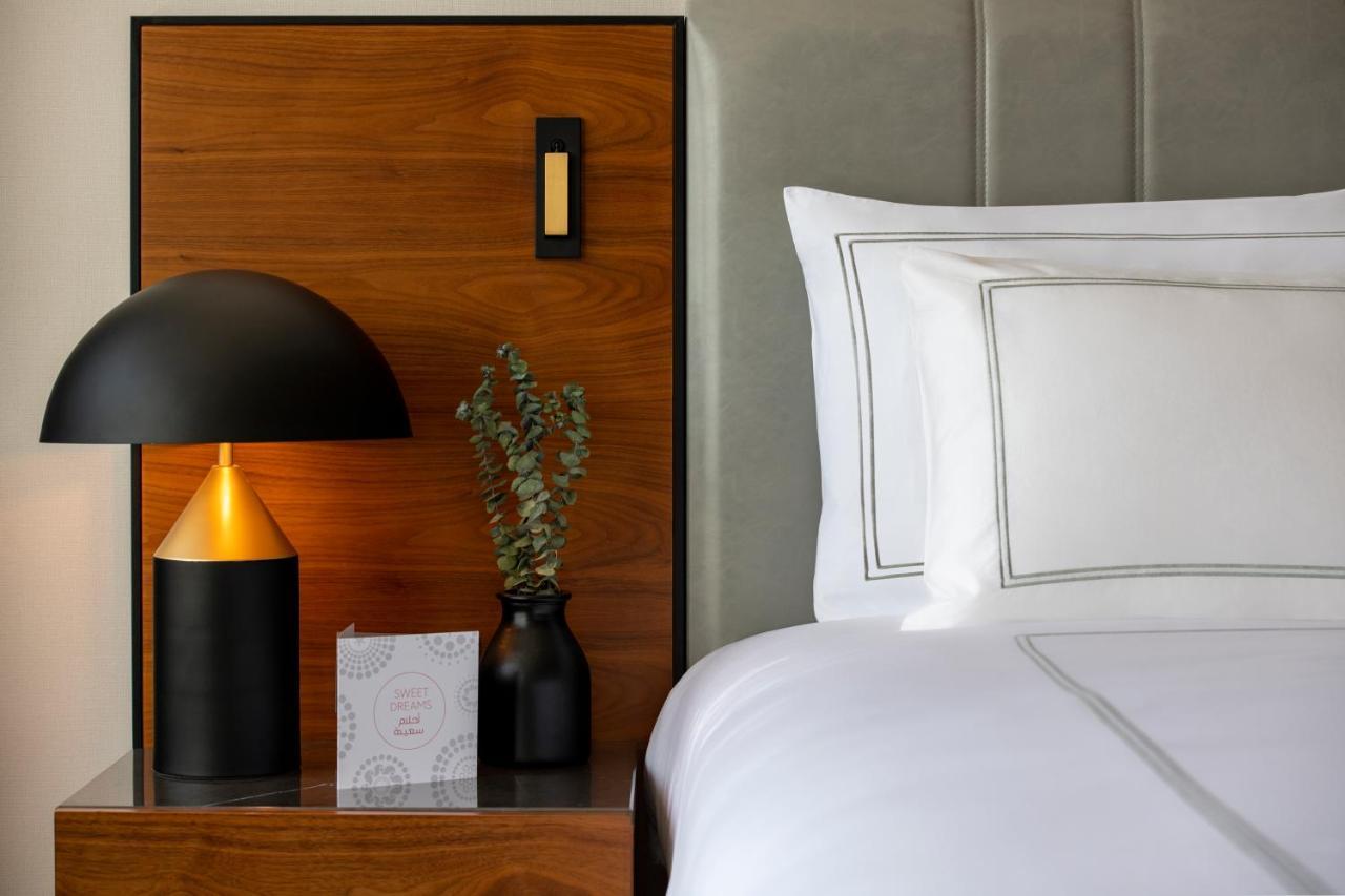 Swissotel Living Jeddah Eksteriør billede A guest room at the hotel