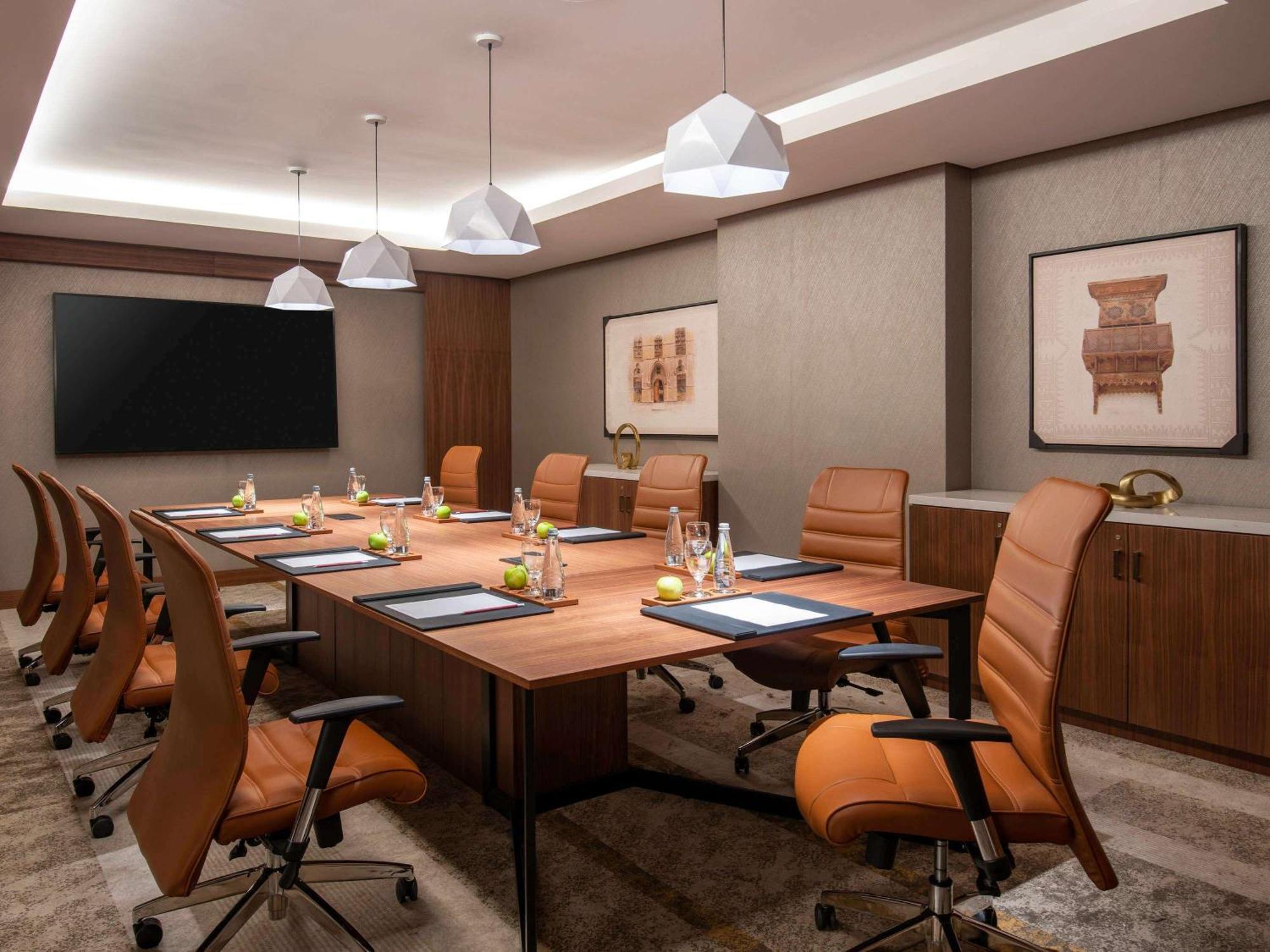 Swissotel Living Jeddah Eksteriør billede Boardroom at The Westin