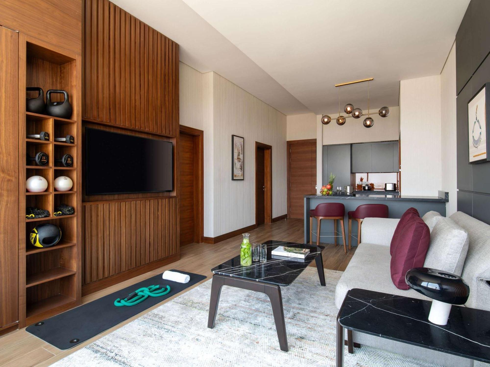 Swissotel Living Jeddah Eksteriør billede The interior of a typical apartment at The Standard East Village