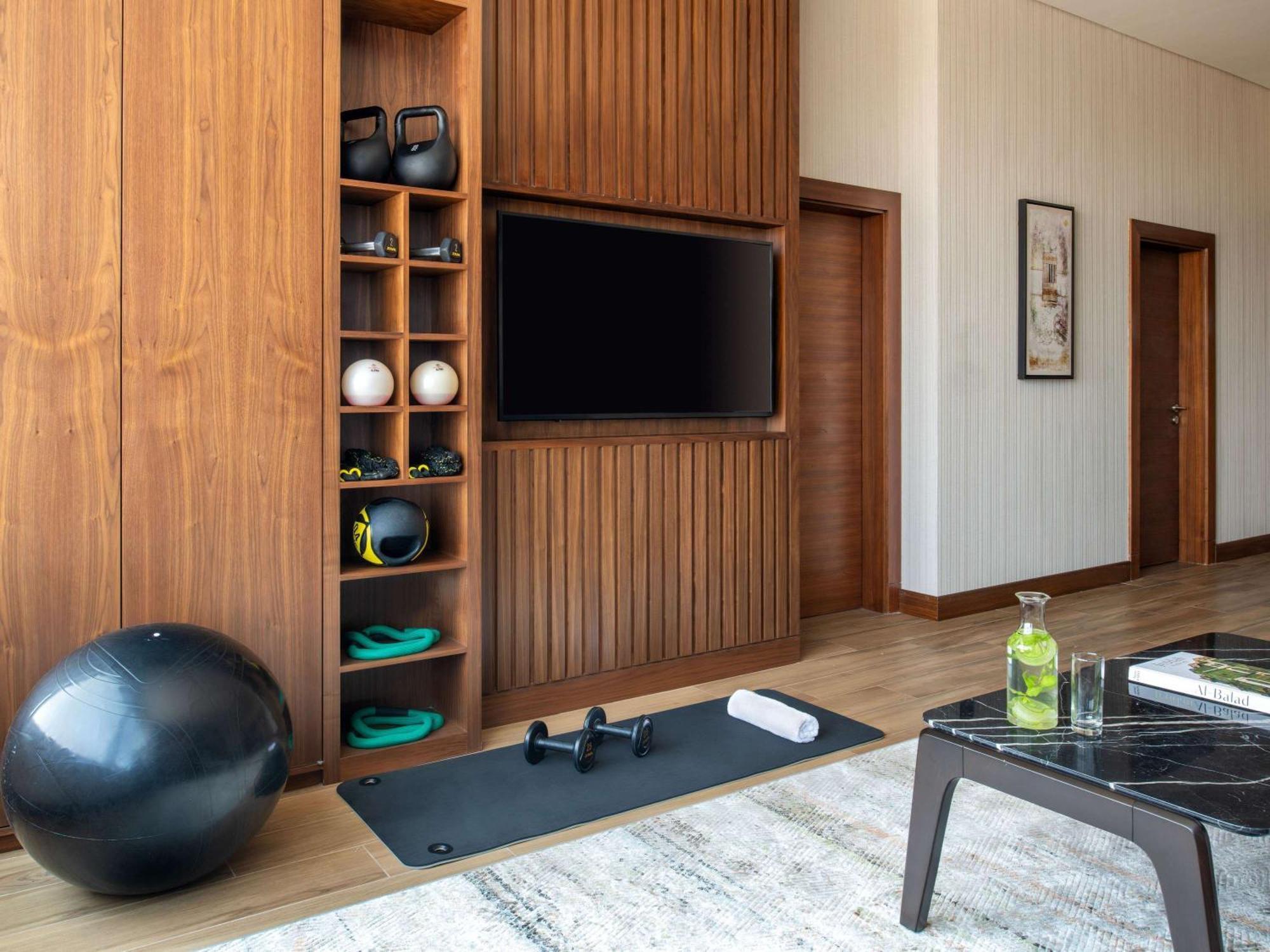 Swissotel Living Jeddah Eksteriør billede The gym at the 100 Queen's Gate